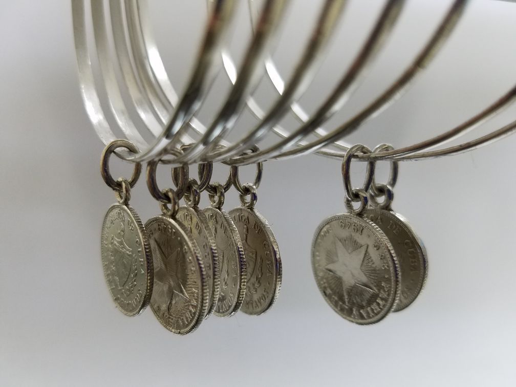 7 Silver Bangles With Cuban Coins 925 Silver,semanario