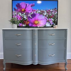 Drexel French Provincial Six Drawer Dresser