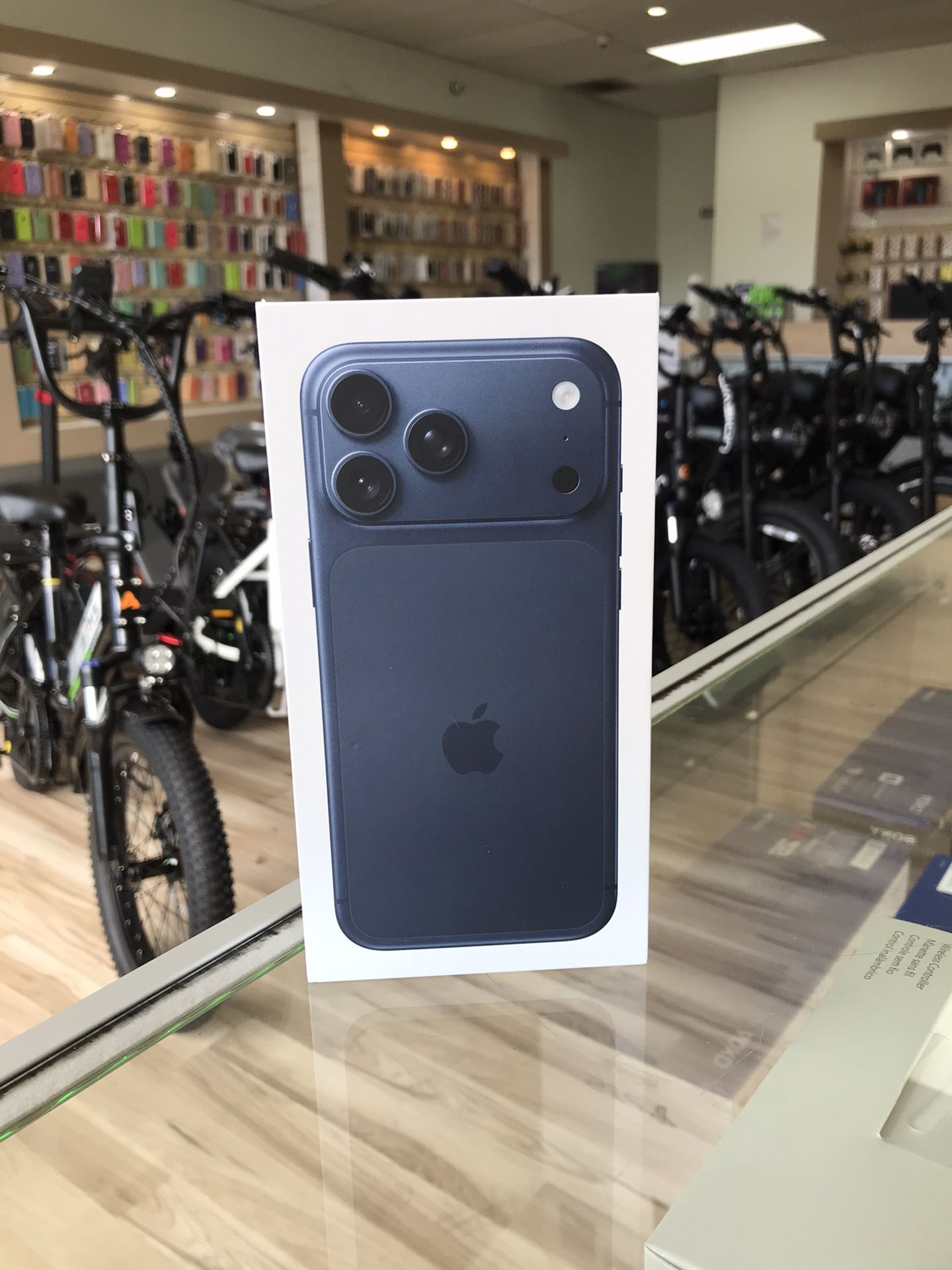 iPhone 17 Pro Max 256GB Deep Blue