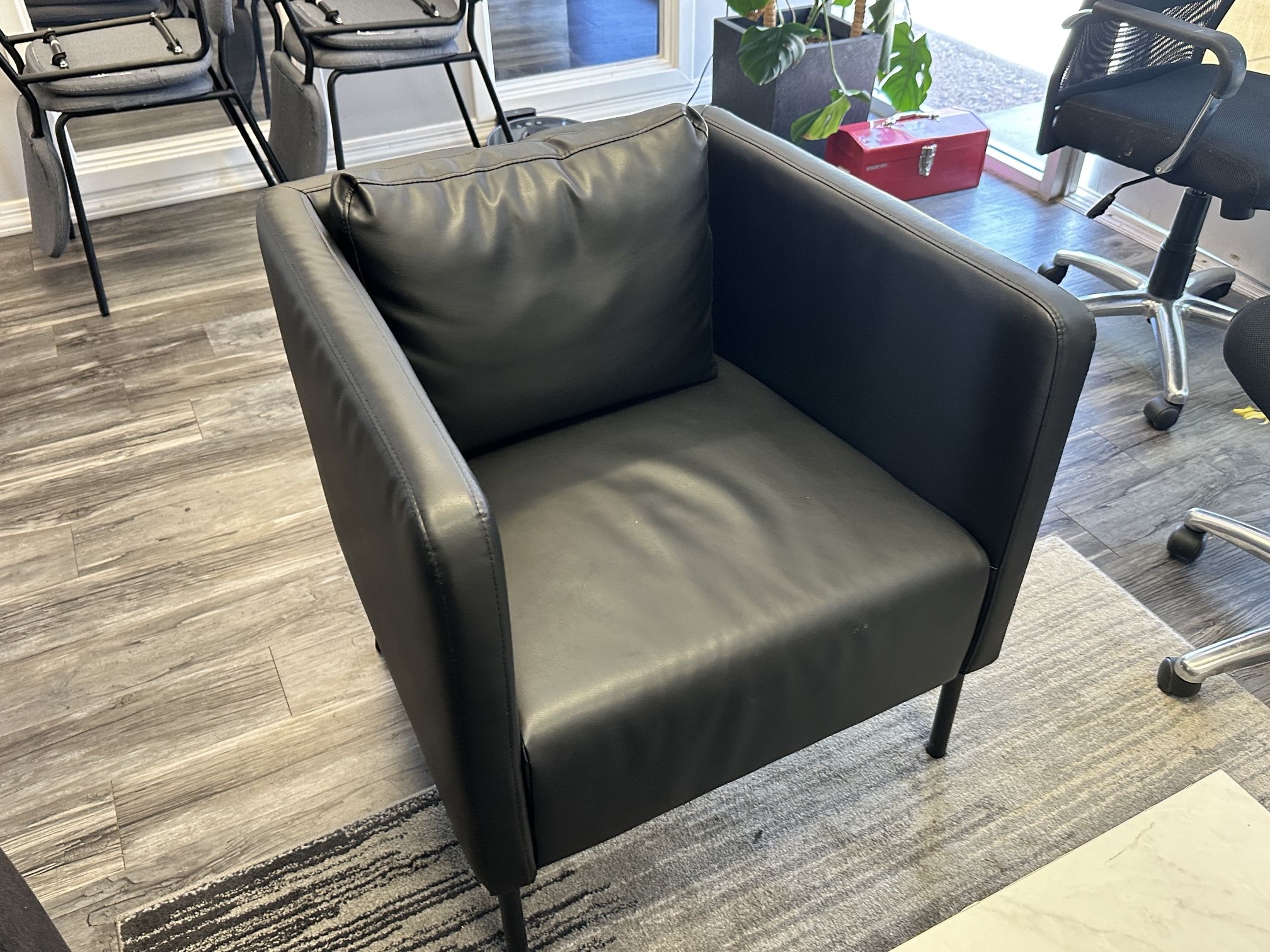 ikea Ekero black arm chair