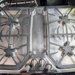 Thermador SGS304CB/01 Gas Stove Top