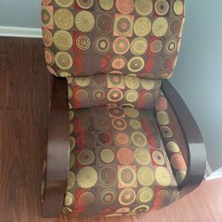 Comfortable Vintage Style Recliner