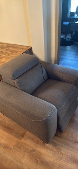 Electronic recliner chaise sofa and chair