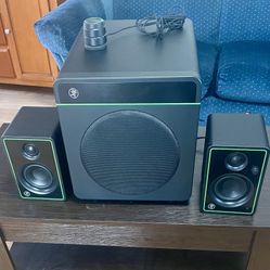 Mackie Ultimate Home Cinema Package - Mackie CR8 - XBT 8'' - Mackie CR8S - XBT