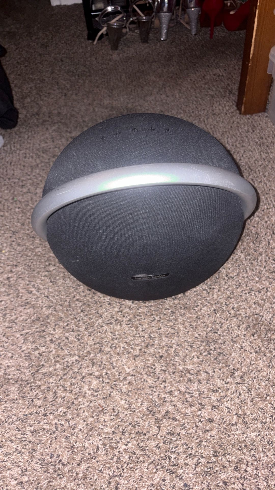 Harmon Kardon Onyx Studio 8