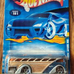Hot Wheels 2001 Surfin' School Bus