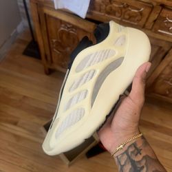 Yeezy 700 V3 "AZAEL"