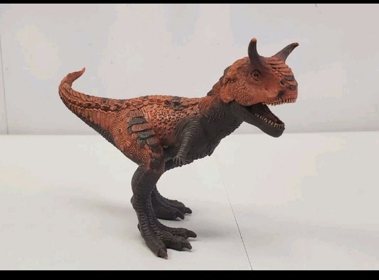 Schleich Carnotaurus Dinosaur Figure Toy Moving Jaw Figurine 5" Tall Prehistoric