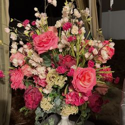 Large Beautiful and Realistic Pink Flower Arrangement