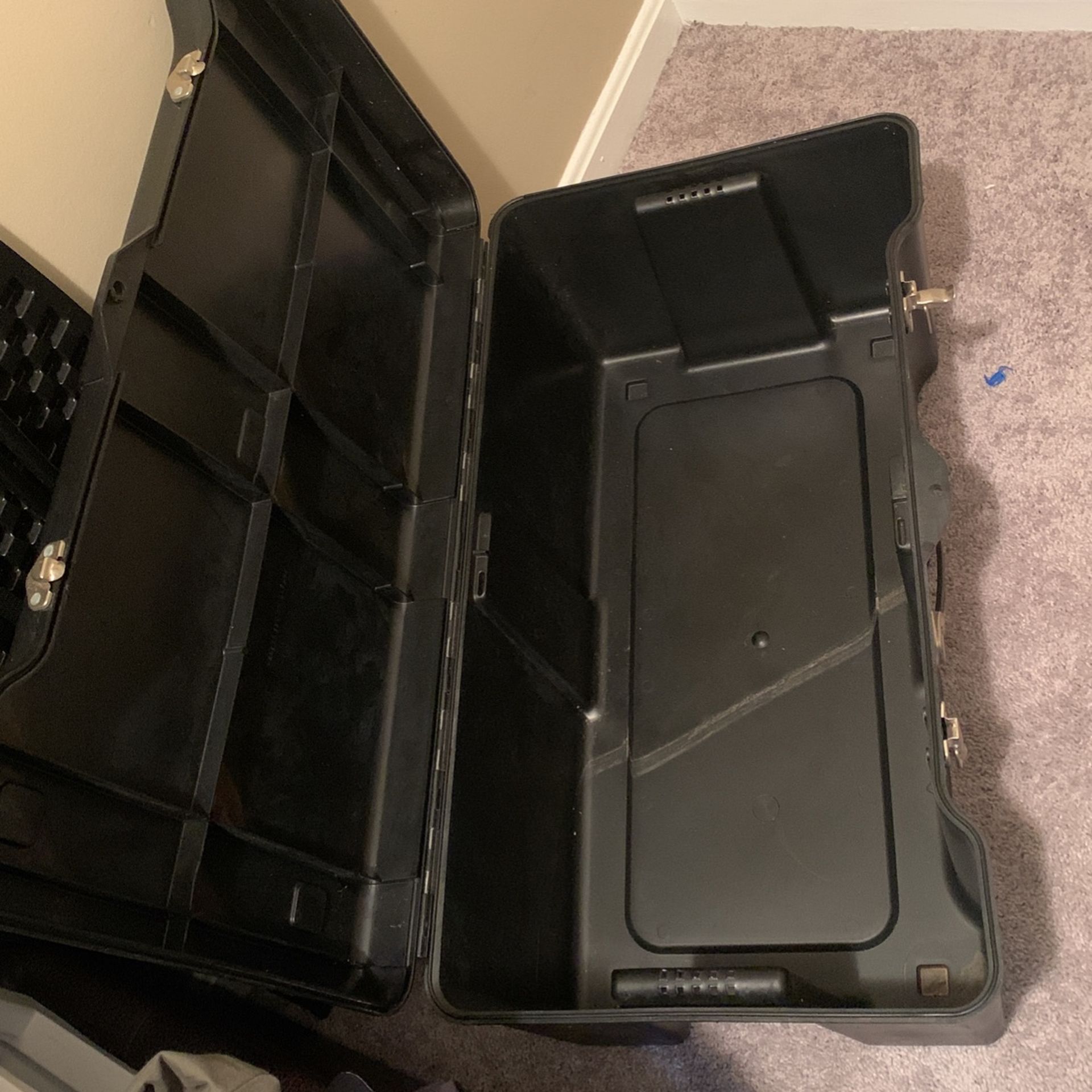 Deluxe Containment Locker