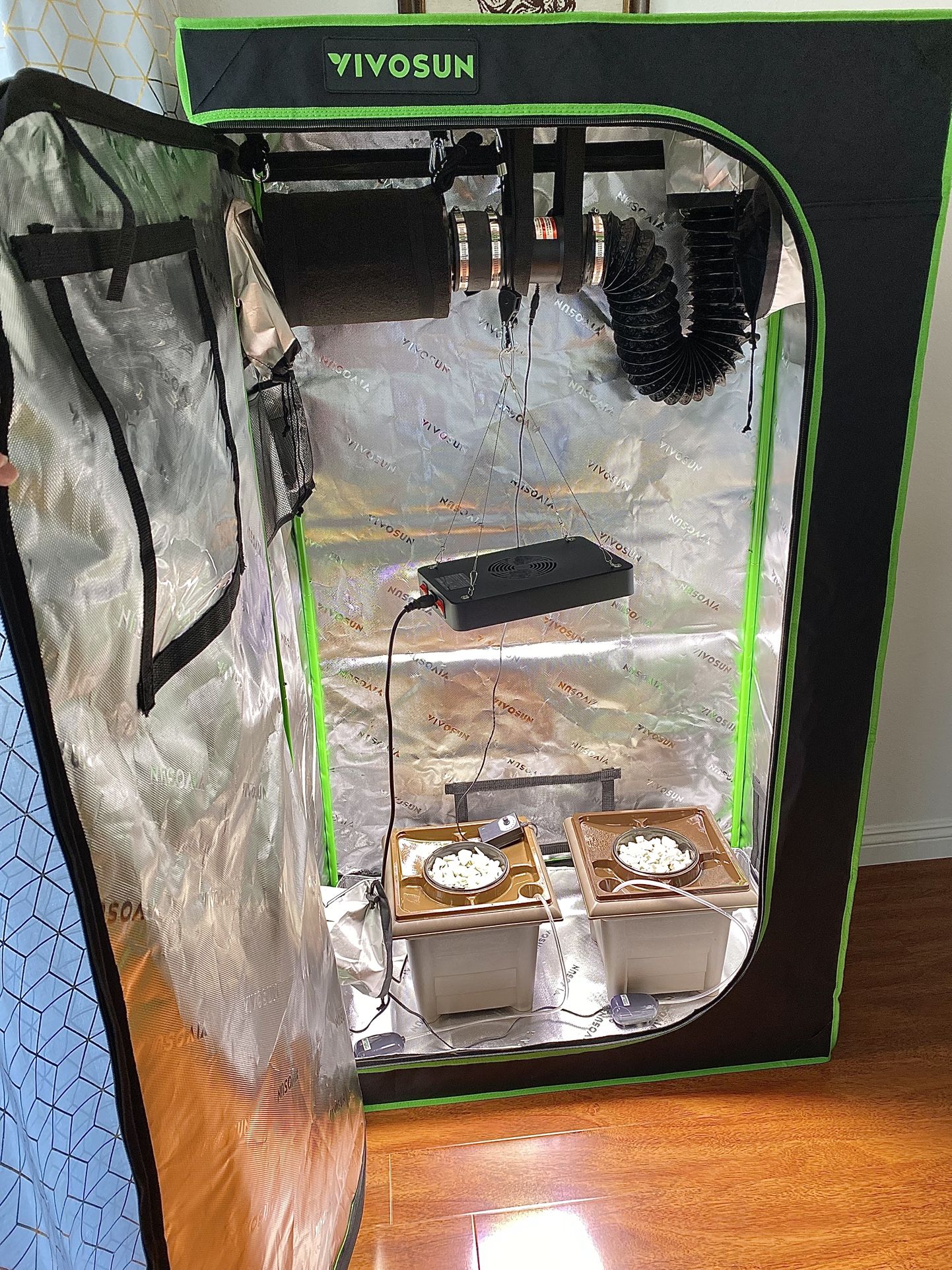 VIVOSUN S326 Grow Tent, Grow Light w/ Mute Fan, Air Filtration, 2 Hydroponic Pots