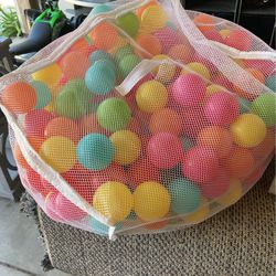 Color Plastic Balls