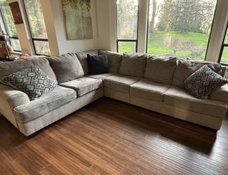 Sectional Couch 