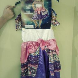 Gipsy costume with a scarf