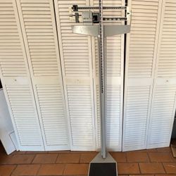 Detecto Physician Beam Scale with Height Rod