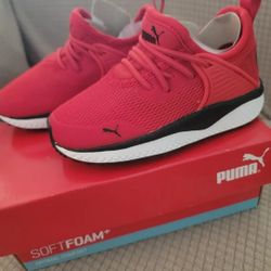 New Puma soft foam optimal comfort tennis shoes for kids/Infant color red/black /white  size available   6c $20  price-firm  pick up only