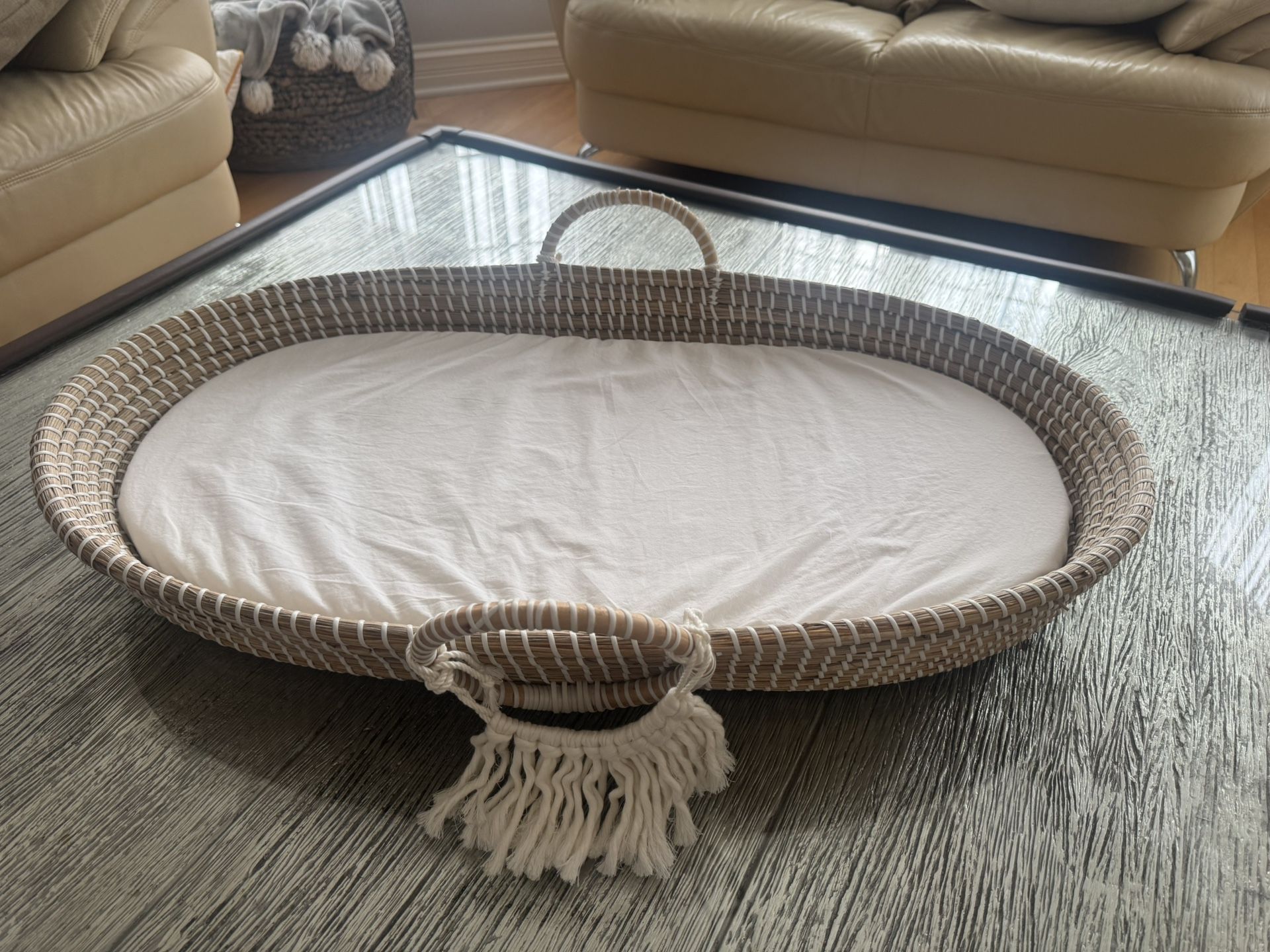 Baby Basket With 5 Sheets