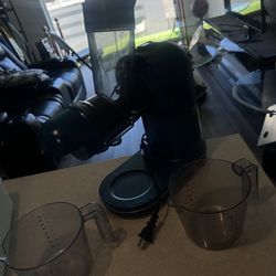 Target juicer ! Used 2 times can’t bring moving !