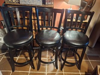 3 Bar stools