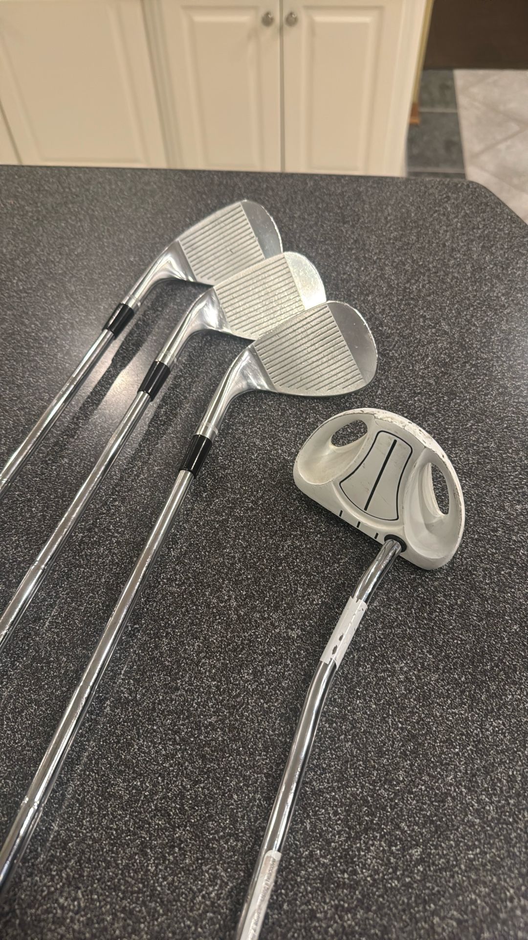 Kirkland Iron Set, Pgx Putter