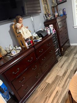Queen bedroom set  size