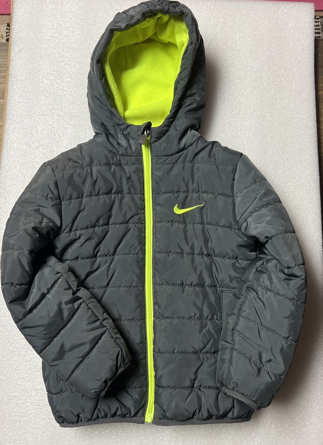 Nike Boy's 4-5 Yrs Small Hooded Winter Puffer Jacket Gray Green Just Do It Logo