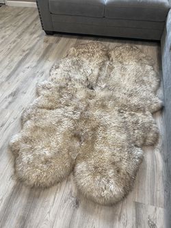 100 Sheepskin Windward Genuine Collection Rug But Good Condition From Costco For In Portland Or Offerup