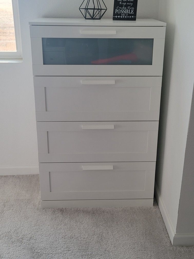 Tall 4-drawer Dresser