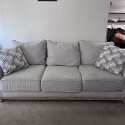 Couch/Sofa