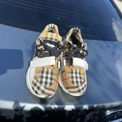 Burberry Shoes 