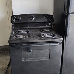 GE fridge and Stove For Sale 
