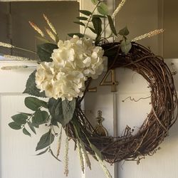 Ivory Hydrangea Grapevine Wreath