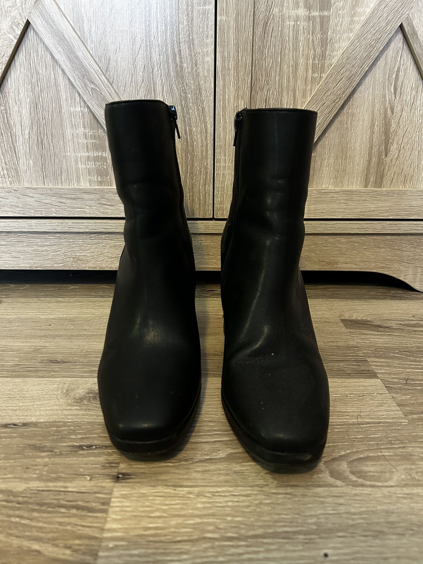 Black Boots (women 9.5)