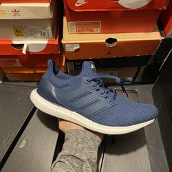 DS Adidas Ultraboost Navy size 9.5,10.5