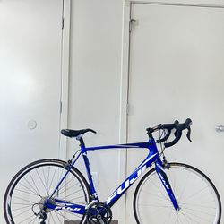 Fuji Altamira 2.3 Full Carbon Road Bike 