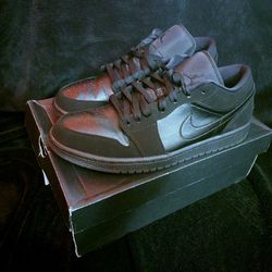 Jordan 1 Retro Low Triple Black
, Size 11