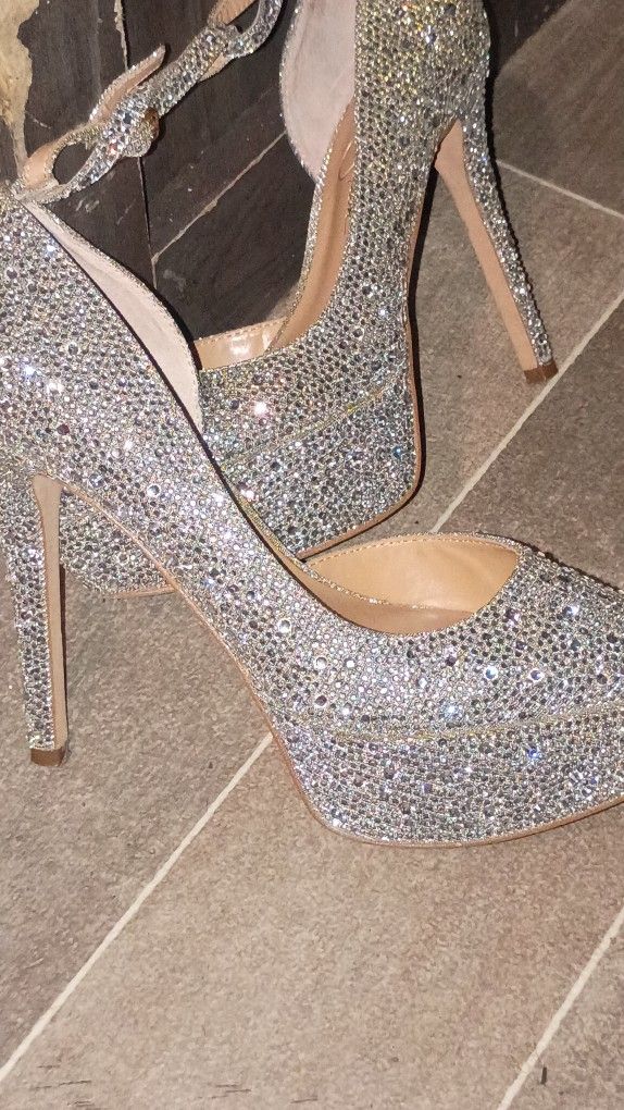 Jessica Simpson Women's Ormanda Embellished Platform pump