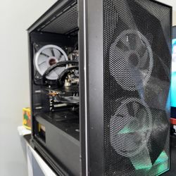 Skytech Chronos Mini Gaming PC – i5-10400F / 32GB / GTX 1660 Super