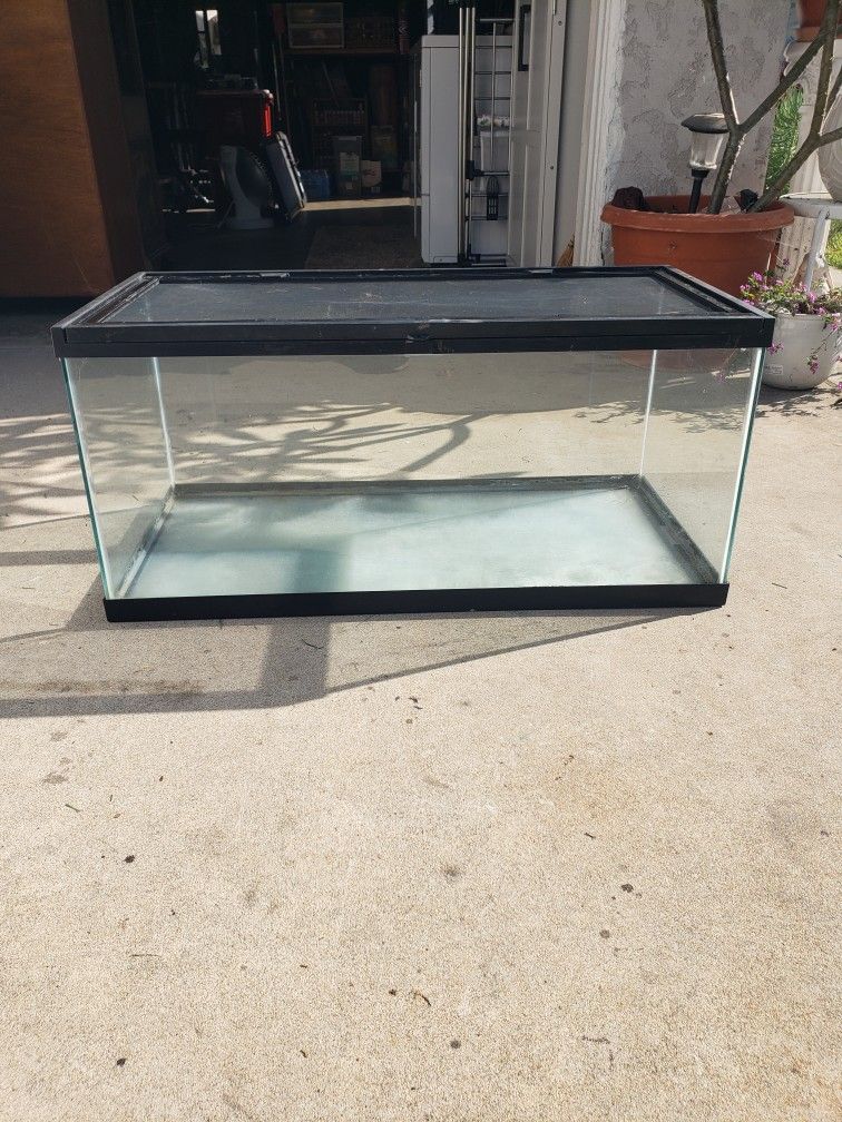 Fish Tank Aquarium Or Reptile Tank- 47 Gallons