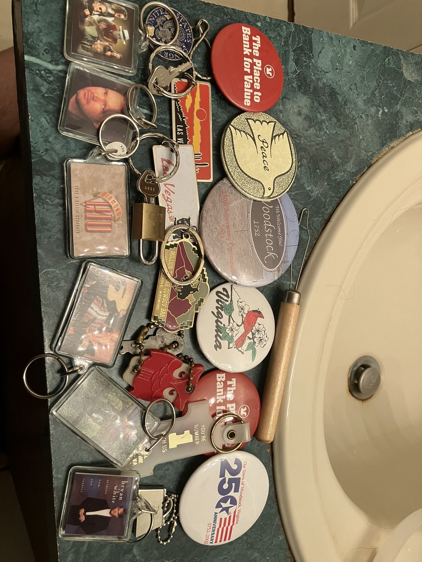 Miscellaneous Key Chain&Pin Lot Vintage,Music,States,etc