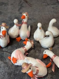 Cute Goose/Swan Décor Lot – 10 Pieces 🪿🎀