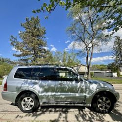 2005 Mitsubishi Montero