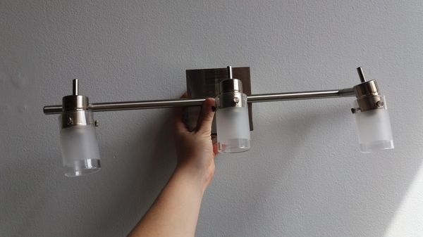 Bathroom Vanity Light Fixture For In Kansas City Mo Offerup