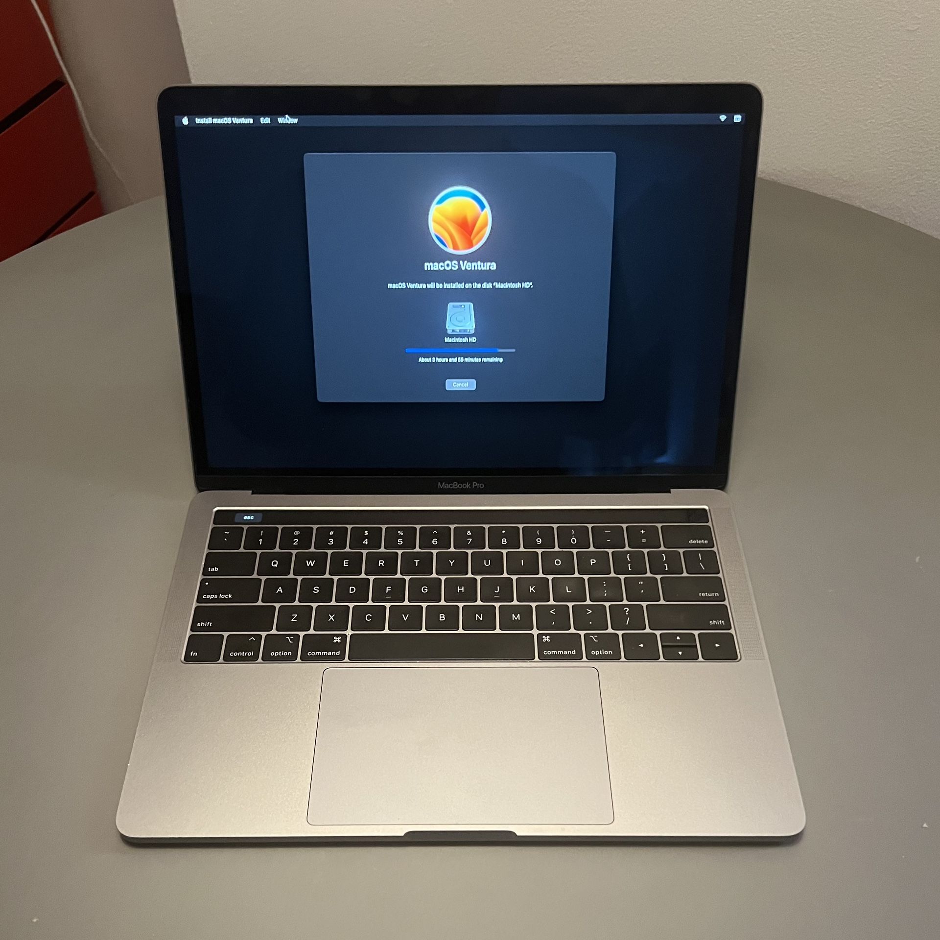 Apple 13” MacBook Pro 2018 Touch Bar 512GB SSD, 8GB RAM