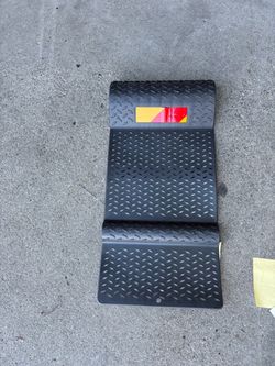 Pair of Plastic Parking Mat Guides for Garage Vehicles,
