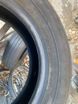 Tengo Estas llantas De. Benta Son Para Un Carro Chico Y Estos Rines 