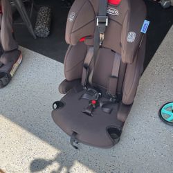 Graco Tranzitions 3-in-1 Harness Booster Car Seat 