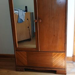 Vintage Wardrobe 