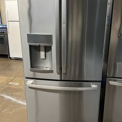 NEW OPEN BOX GE FRENCH STYLE REFRIGERATOR 