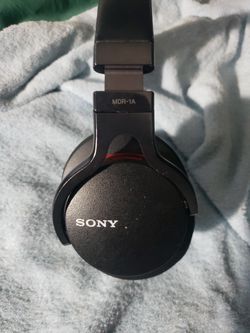 Sony Overear Headphones MDR-1A Thumbnail
